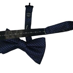 MEN'S ALFANI Pre-Tie Bowtie. 100% Silk. Blue Poker